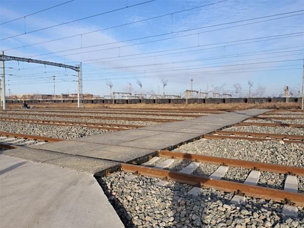 铁路道口为什么用橡胶道口板？